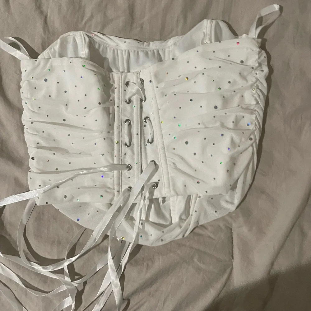 White corset top - Picture 3 of 3